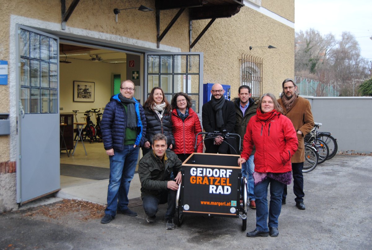 dasLastenrad's tweet photo. Und wieder eins! Das Geidorf Grätzel Rad. Initiiert v d Grätzelinitiative Margaretenbad. Untersützt vom Bezirksrat Geidorf. #cargocult #graz https://t.co/I4fEKPwYmE