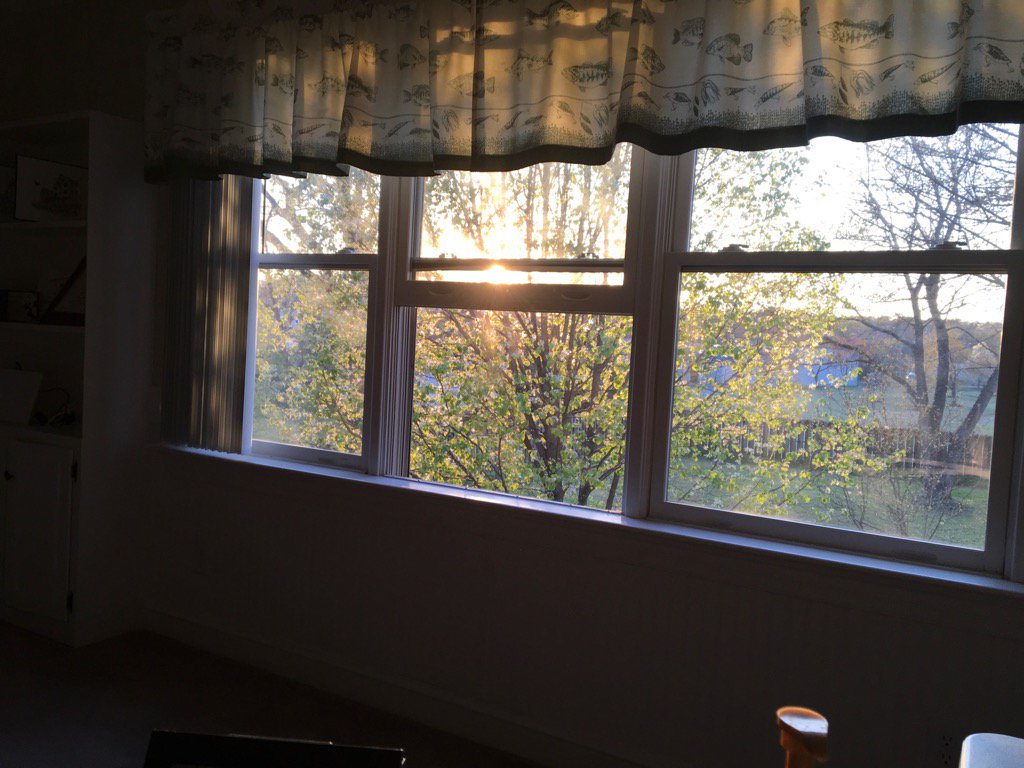 MrJKroon's tweet photo. Nice to be home while the sun is still up. #LoveMyJob #STillworkingthough #justabetterview https://t.co/x54wQOcCD4