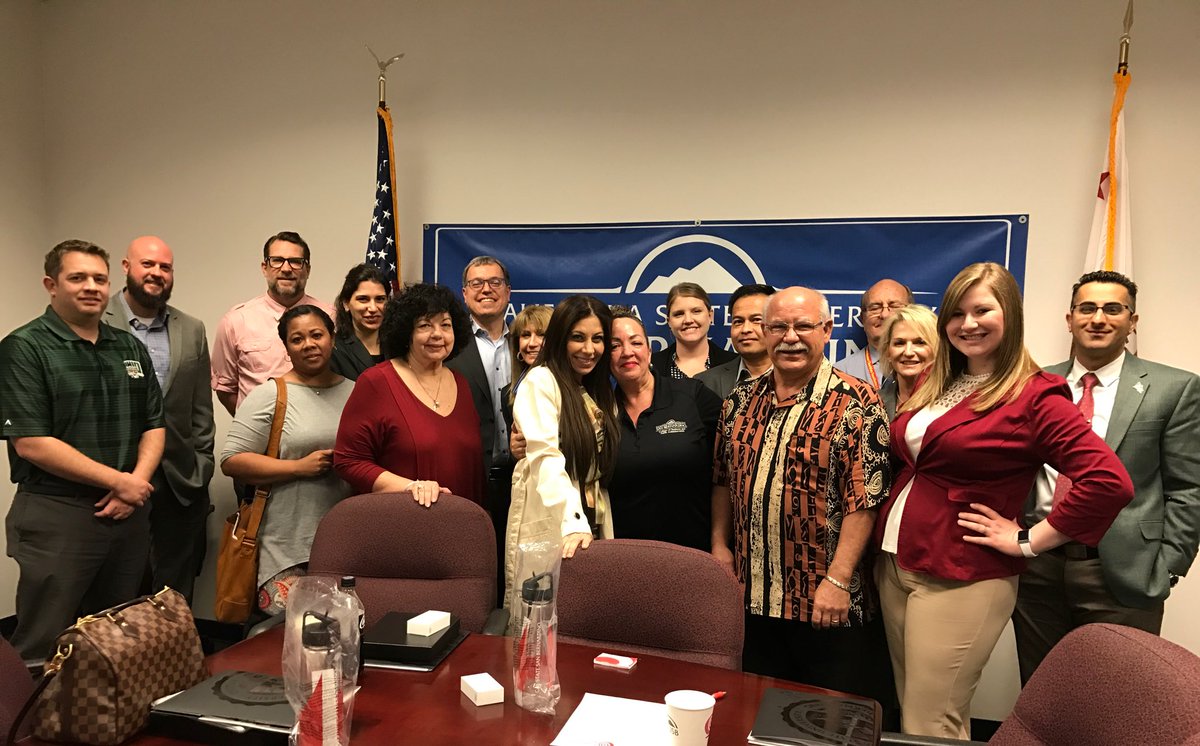 Amanda_TGT's tweet image. The first annual advisory board meeting for @MarketingCSUSB! #DoItForTheStudents #Impact #TGTonCampus #ChairOfTheBoard #CSUSBCBPA