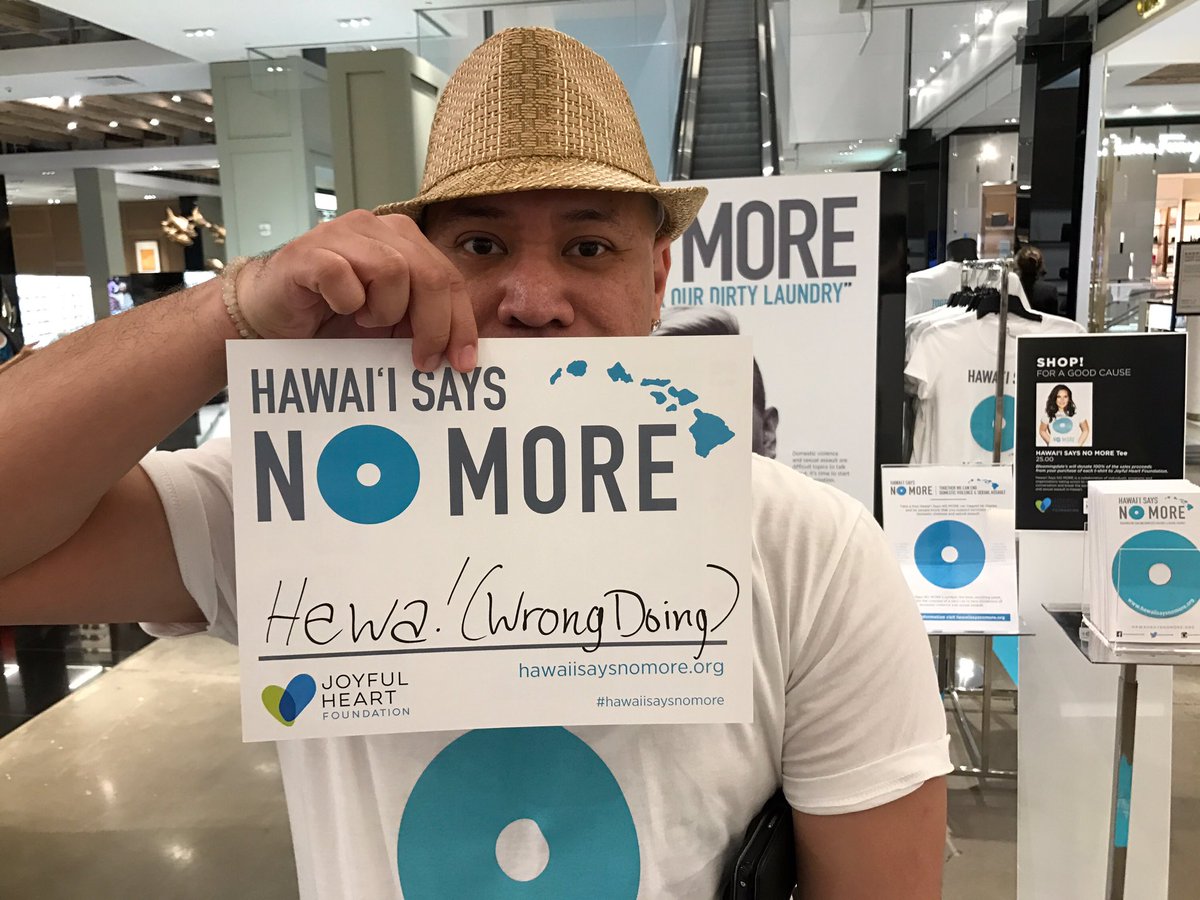 TheJHF's tweet photo. #HawaiiSaysNOMORE @Bloomingdales #alohabloomies #loudertogether @nomoreorg https://t.co/O2INOcjksQ