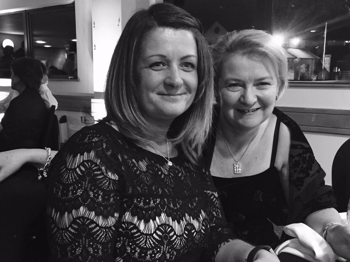 EmskiSkipp's tweet photo. Fabulous evening @Chepstow_Racing with the lovely @Awakenlifecoach at the Friends dinner #chepstow #racing #dinner https://t.co/WBq6jb06UZ