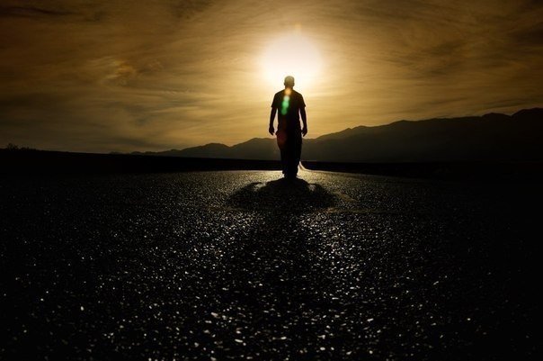 Придет время, когда ты решишь, что все кончено. Это и будет начало.

Луис Ламур