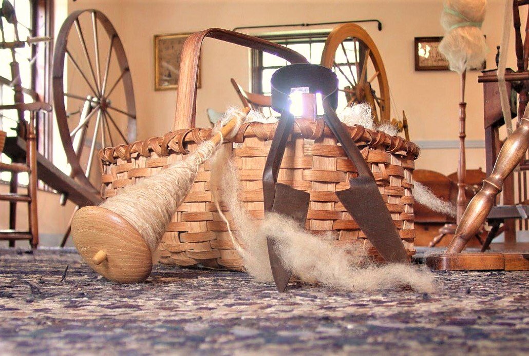 GraueMillMuseum's tweet photo. Like history? Learning crafts? Meeting people? Can you spare 6 hours/month? Be a Volunteer Spinner &amp; Weaver! Email ckolessar@grauemill.org. https://t.co/GtN6Xl0Hs4