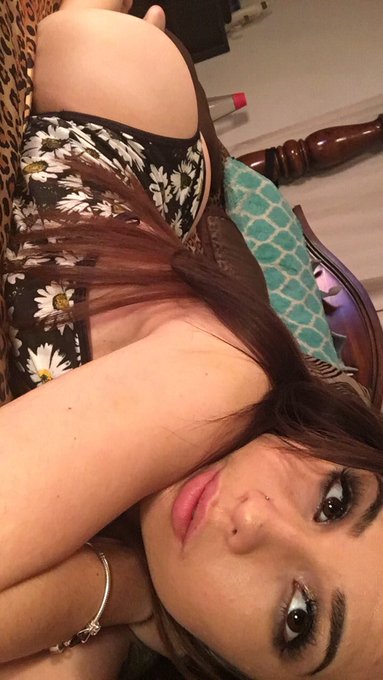 Doing a cumshow on snapchat tonight!! Ask how to get my snapchat y'all :D https://t.co/mZpGiqitnT<a href="/tag/mfc"class="tags"><span>#mfc</span></a>