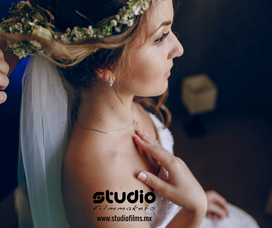 studiofilms's tweet photo. En #StudioFilms cubrimos #TuBoda durante 10 hrs. Te acompañamos desde los preparativos, la ceremonia y la fiesta. https://t.co/tdhmHgrSdC https://t.co/HUWVIlQFK3