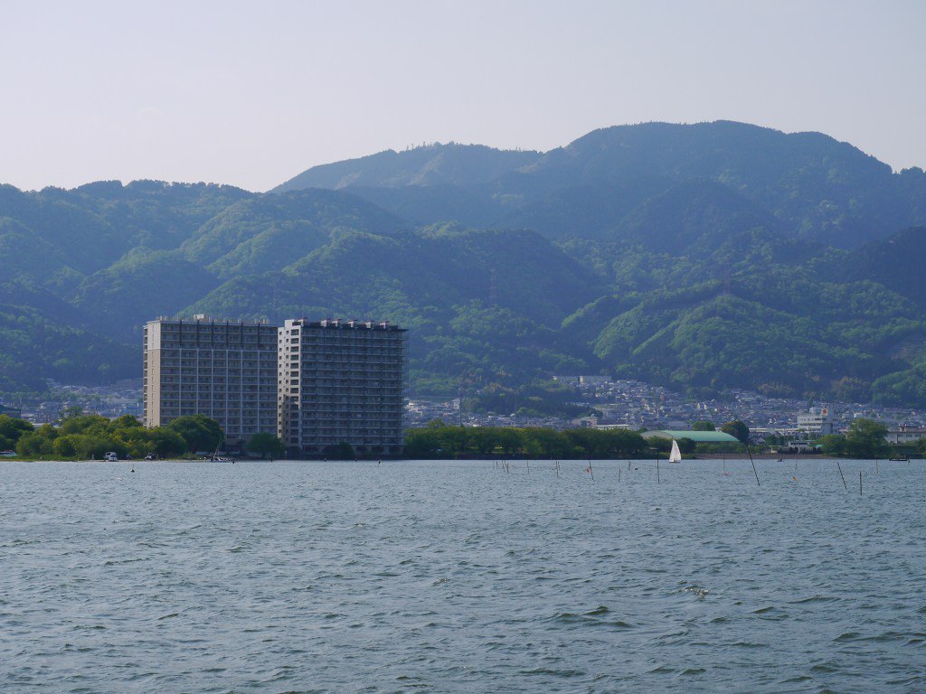 ミシガンから見た琵琶湖岸と山々のフリー素材写真 omi-nadesiko.com/s0000013/