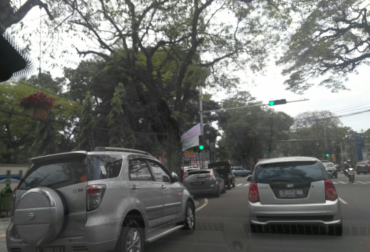 GBDisiplin's tweet photo. Mari membiasakan yang benar bukan membiasakan yang salah
#DisiplinParkir https://t.co/x04v0Qxp76