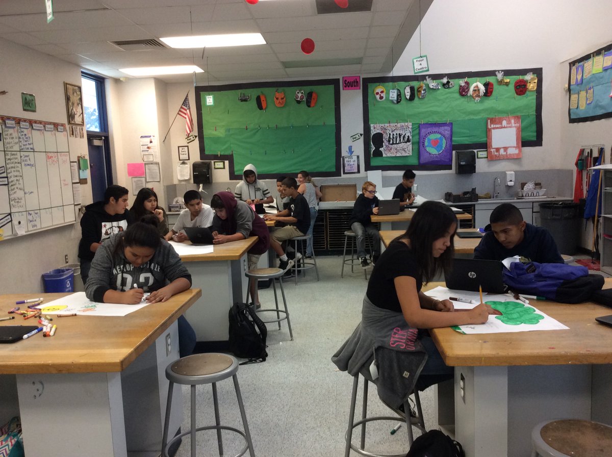 SerranoMariza's tweet photo. Leadership students practice 7 Habits of Highly Effective People to create positive school culture projects #bsdchallenge #gobmsbulldogs https://t.co/YTbEVI9dDE