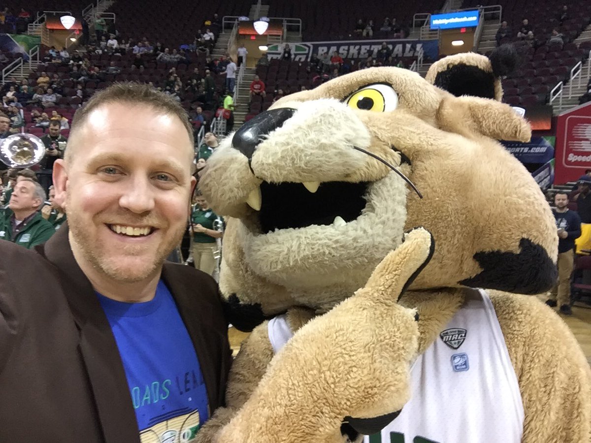 Mac_Eck's tweet photo. #MACscotSelfie @Ohio_Rufus #MACtion https://t.co/7tEjiQMdkK
