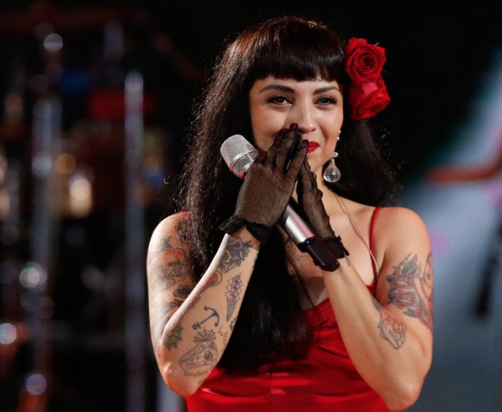 Sobre Lady gaga y Coldplay: Mon Laferte se posiciona en importante lista de Billboard
bit.ly/2mGzU8h