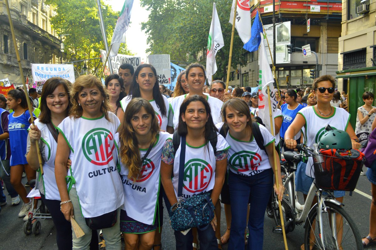 Cesargarzon80's tweet photo. Este #8M las mujeres de la #CTAAutónoma ganaron las calles en todo el país. #DiaInternacionalDeLaMujer https://t.co/pBZ3y2tNwX