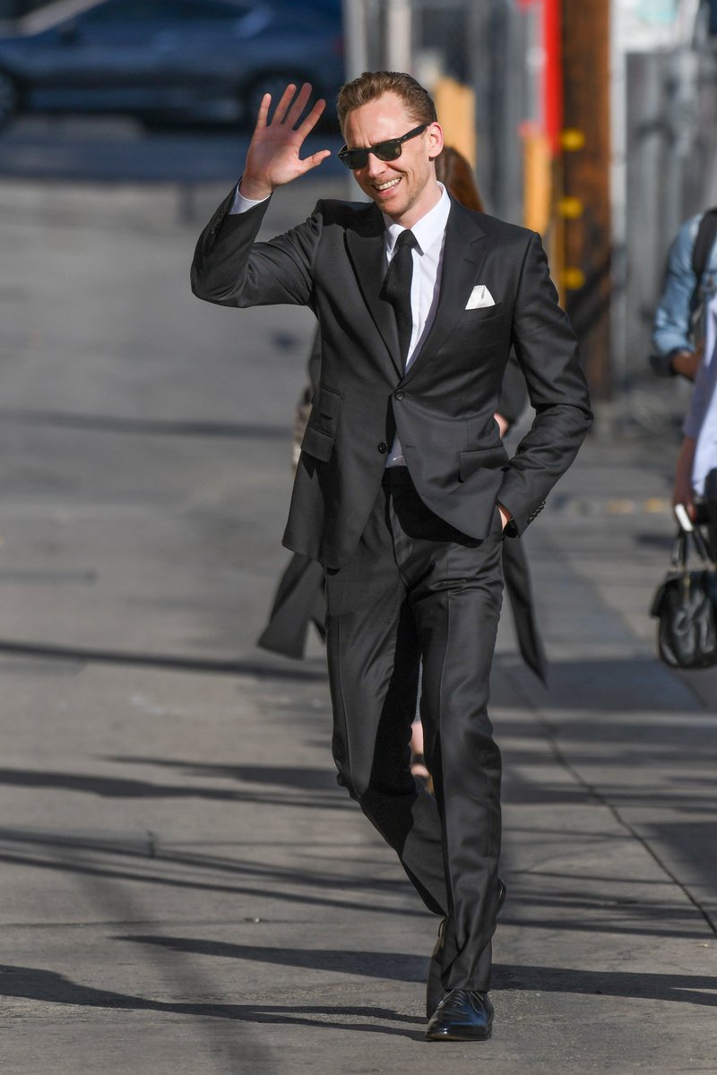 celebrutopia's tweet photo. HQ's of Tom Hiddleston arriving at Jimmy Kimmel Live in Los Angeles (march 09) - https://t.co/NCXeTUpGnb https://t.co/lfhZrYc0xL