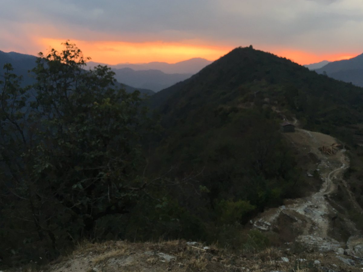 richard_bigg's tweet image. #NepalTrek2017 @ACF_UK Fantastic group including some top chefs + amazing guides + sherpas. Huge privilege to be part of the experience.