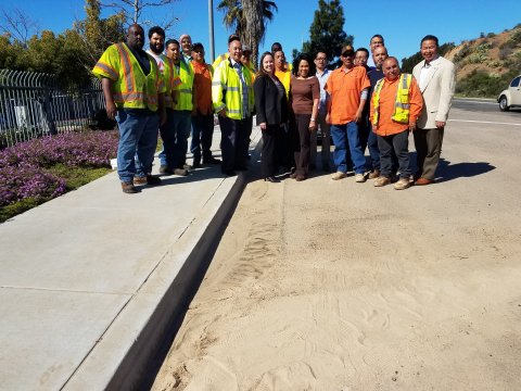 Sidewalks and Infrastructure Improvements on the South Side of Market Street: Council President Cole with City of… m.tbnn.it/Nb4ZMb