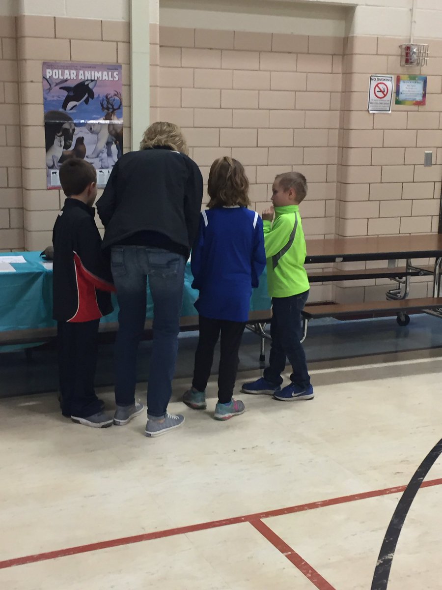 abbybrunsml's tweet photo. 1st Grade Zoo Night  #melemflyerpride https://t.co/gLID9TfSuk