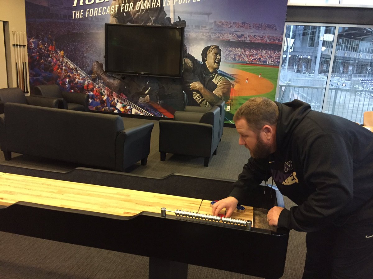 tannerswanson's tweet photo. A couple recent upgrades to Husky Ballpark. Players lounge is now complete. #ClubOmaha #Billyards #Pong #Shuffleboard https://t.co/wgetpThrut