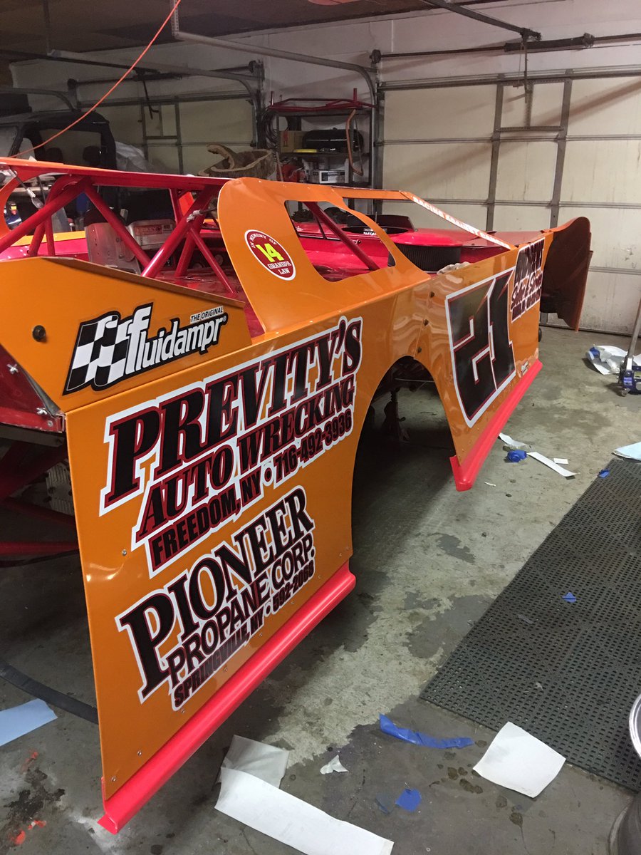 Murray_racing21's tweet photo. 5 hours later and we have a finished car. #letsgoracing #21 #MurrayRacing https://t.co/LEOWA39Gw6