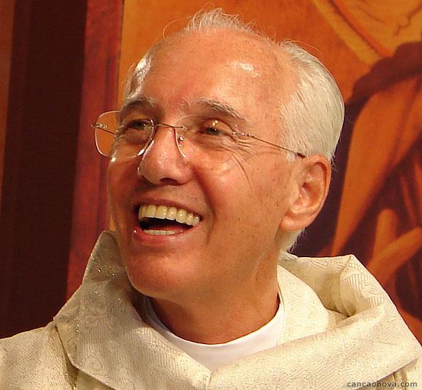 eugeniojorge's tweet image. Domingo as 11h15 pregação no acampamento para musicos na Canção Nova.