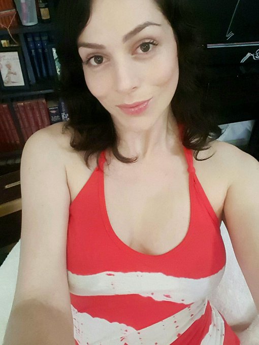 I have awoken from my death nap and I'm back on myfreecams 😊  https://t.co/DZ4GEPBubP https://t.co/Z