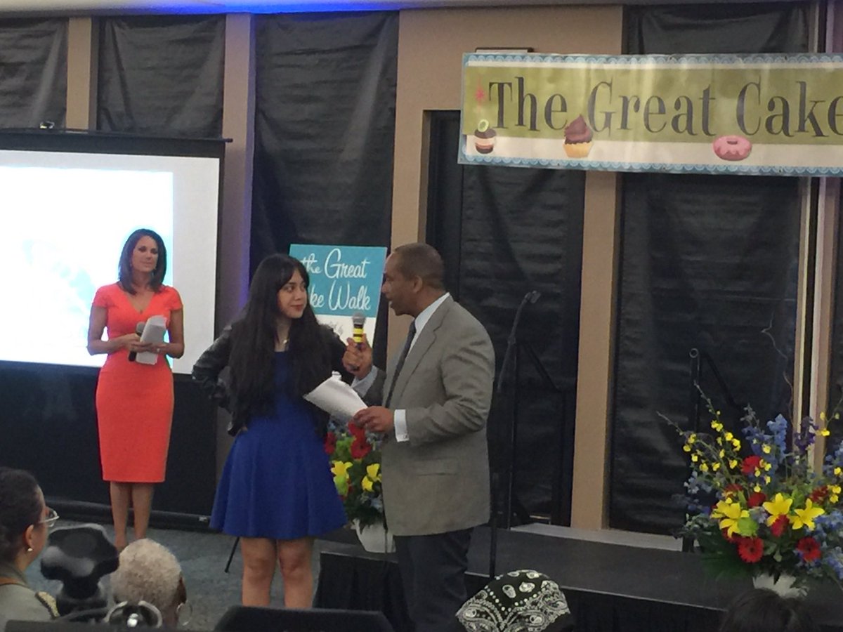 Closing_theGap's tweet photo. Students share stories of how CTG funding helped them achieve their college dreams! #CTGCakeWalk donate at https://t.co/uqY8yPqcAg https://t.co/3DweQ9F7AE
