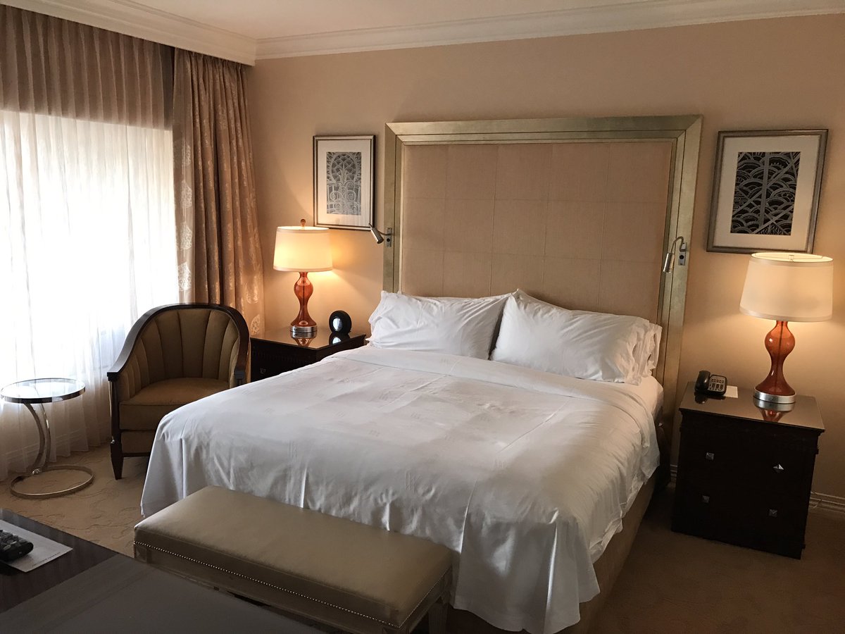 OBBear's tweet photo. Amazing first night in Orlando @WaldorfAstoria #LuxuryTravel https://t.co/c2fWSOYtc3