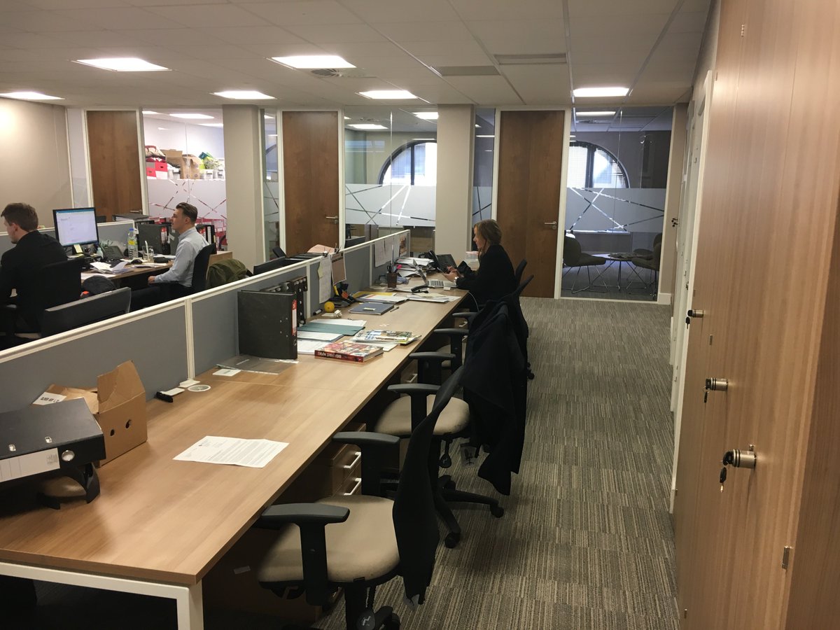 PaulEatock's tweet photo. New Manchester office for @SanCarlo_Group looking good @spatial_oe #officefitout #furniture #spatialoffice https://t.co/d8TdLogD1Q