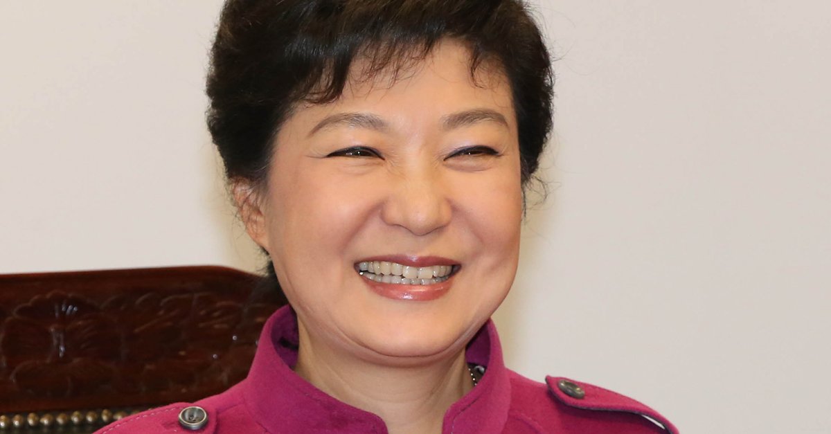 해외언론들 “한국의 수치스러운 대통령이 물러났다”

Park out

goo.gl/d9fj8W