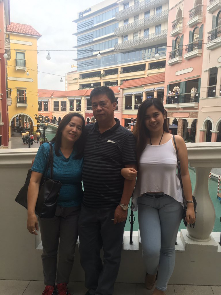 eljtacata's tweet photo. Feeling solong anak 👨‍👨‍👧 https://t.co/AWeXCvRIat