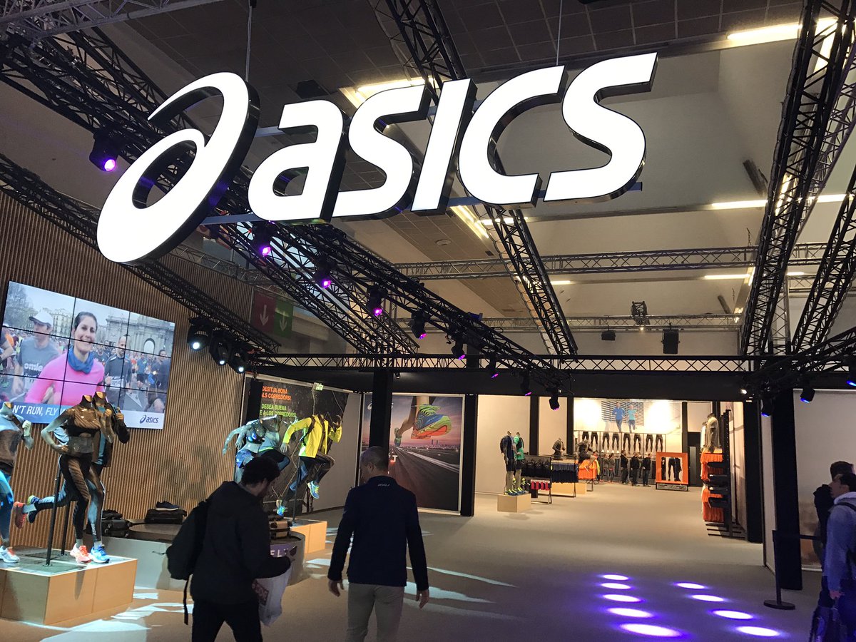 erisques's tweet photo. Expo Maraton de Barcelona, estamos listos #asics https://t.co/5nASqDL9Cd