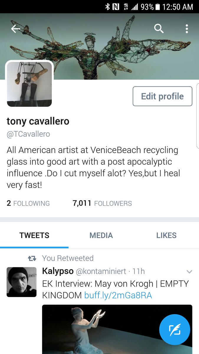 TCavallero's tweet photo. Someone #hacked my #twitter

 #Notcool 
#emptykingdom https://t.co/hDxHuSjS0A