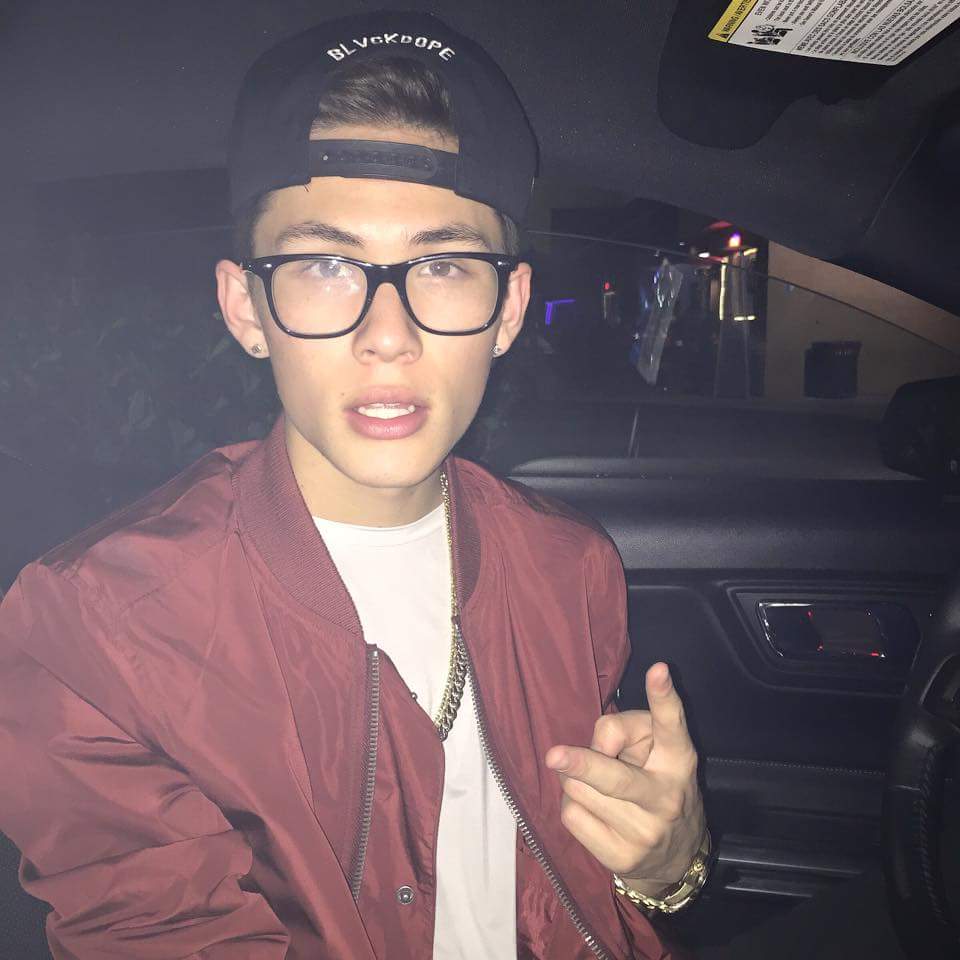 Update__Carter's tweet photo. @inrock CARTER REYNOLDS🙇❤
#Magcon日本 #CarterJP https://t.co/k0Rz1kvV33