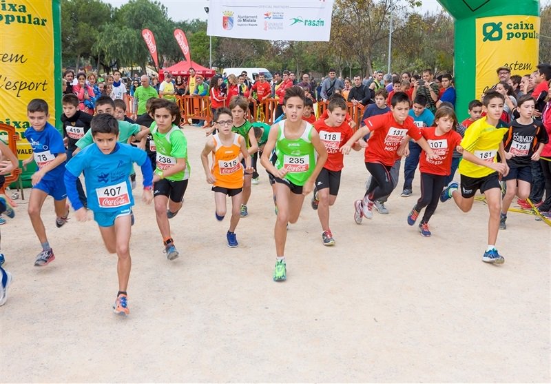 La #carreradelhombre Infantil es de 1.400m. Niños entre 3 y 11 años.El cole que más niños lleve tendrá un vale regalo de <a href="/forumsport/">Forum Sport</a>