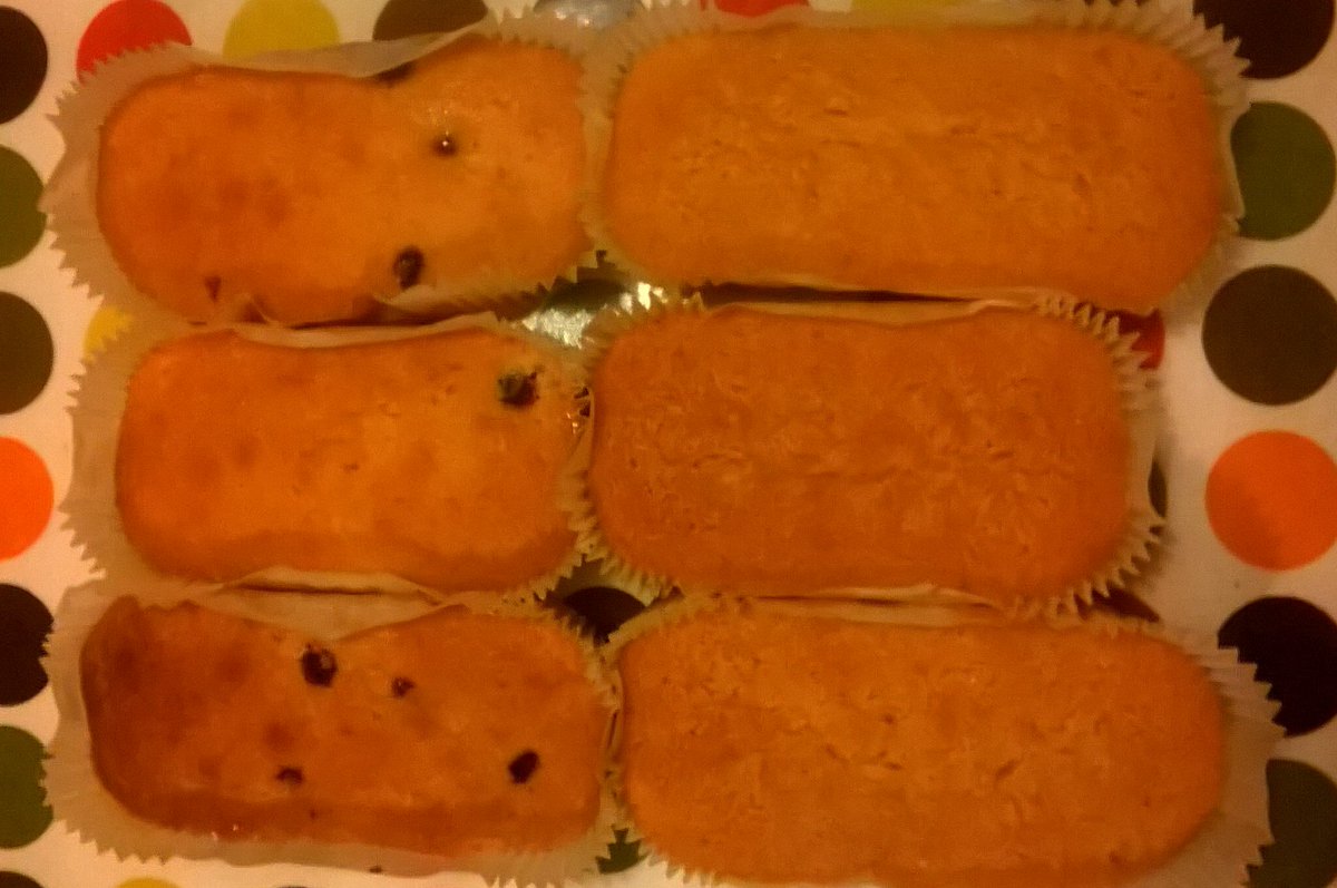 WellsCountryMkt's tweet photo. Just wrapping #9 of '50 Cakes for 50 Years' Lime &amp;Blueberry Drizzle. Smell divine - sure to become a favourite. Seager Hall 10-11:30 today. https://t.co/ose01870ML