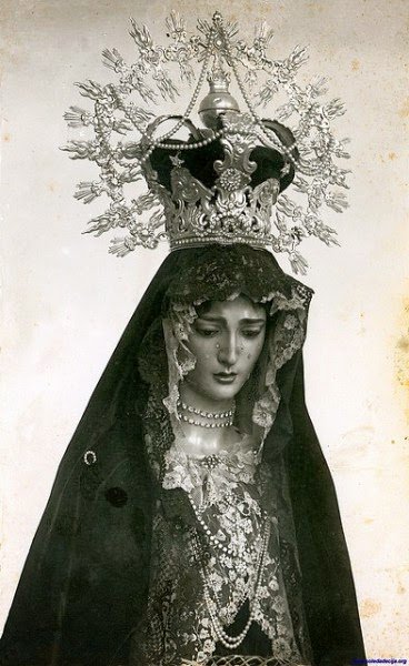 HOY: Solemne besamanos y besapie de Ntra. Sra de la Soledad y Stmo. Cristo Yacente de 17:30 a 20:00 H.