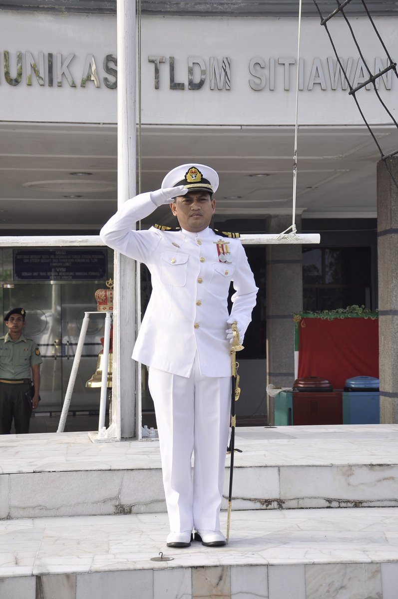 sksitiawan1's tweet photo. Perbarisan PM SKTLDM SITIAWAN #PersiapanAK2017 #navypeople @MarkasArmada https://t.co/Q7KKoh5bHn