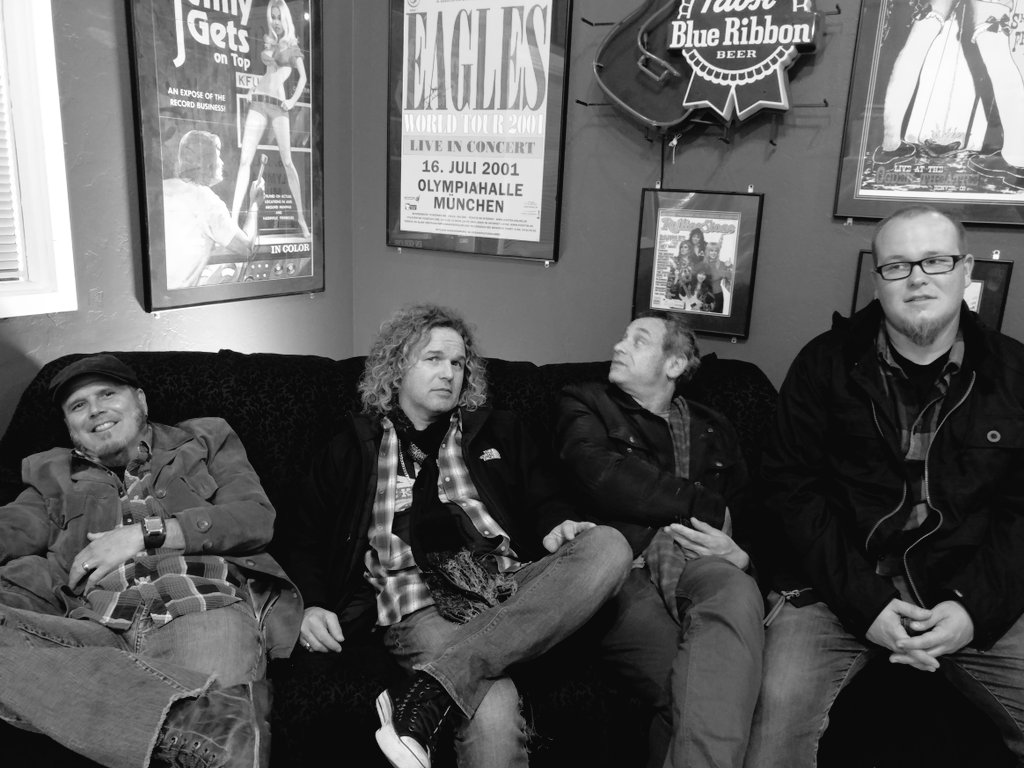 The Buck Johnson Band <a href="/howieesonfront/">Howiee's on Front</a> with <a href="/BuckJMusic/">Buck Johnson</a>!
<a href="/DAngelicoNY/">D'Angelico Guitars</a> <a href="/RVmessenger/">The Rogue Valley Messenger</a> <a href="/nbc/">NBC Entertainment</a> <a href="/georgetakata/">George Takata</a> <a href="/LadyLakeMusic/">LadyLake PR 👑</a> <a href="/IamStevenT/">Steven Tyler</a> <a href="/AP/">The Associated Press</a> <a href="/CNN/">CNN</a>