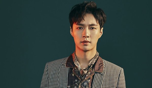 KHypeID's tweet photo. Lay Dipastikan Absen di Sisa Konser EXO'rDIUM EXO di Beberapa Negara
https://t.co/hEo3Wzk6ni https://t.co/9INVSvqCre