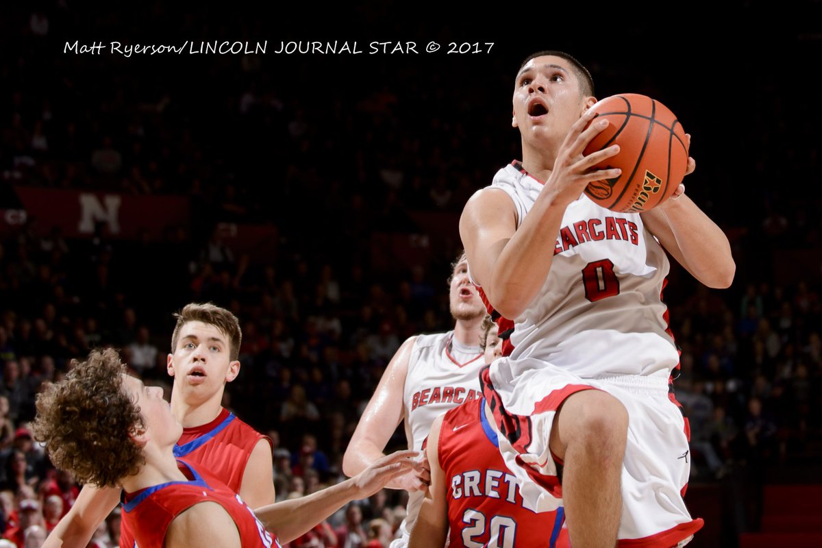 mattryersonpics's tweet photo. Scottsbluff @bearcat_hoops downs @creteBBALL in boys state tourney. More pics for @PrepExtra here --> https://t.co/ZWixzlObxe https://t.co/nGlASeec5z