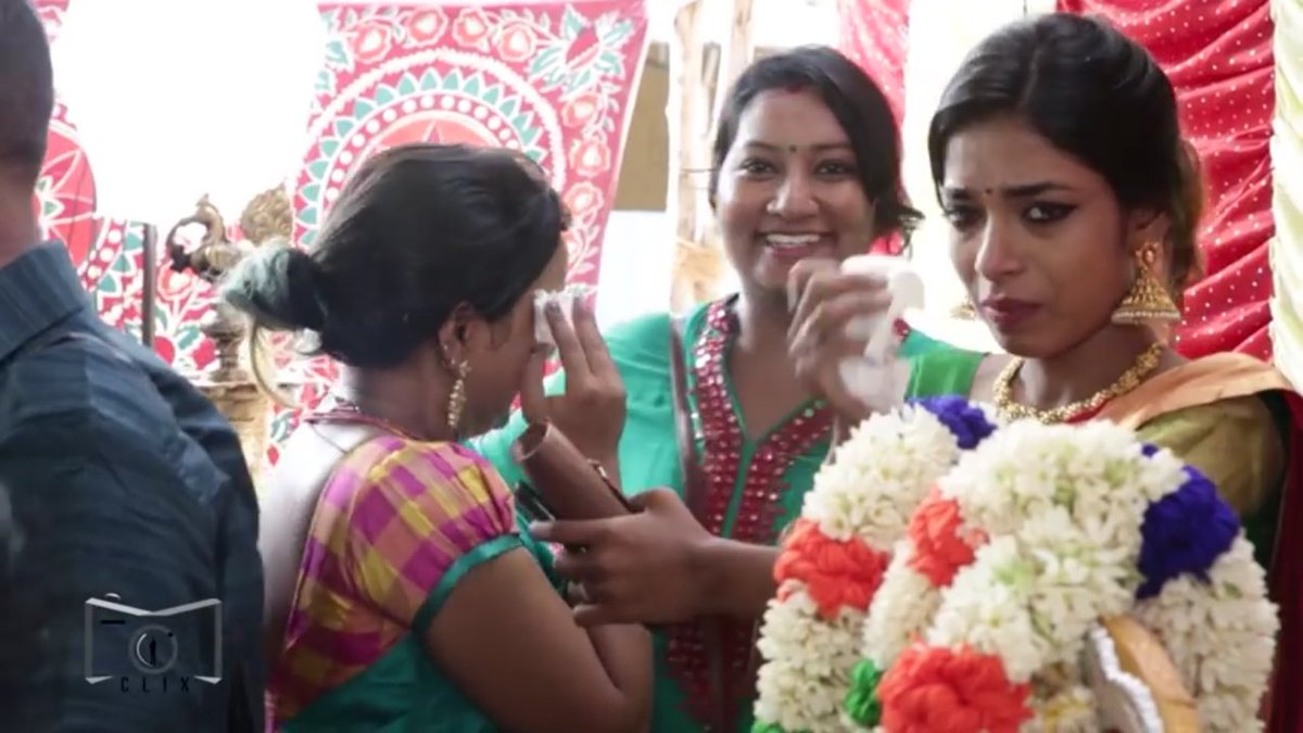 Manimadurai0505's tweet photo. #FrdsForEver @NivedhithaVJ @AnjanaVJ #Happy1stWeddingAnniversaryChandrANjana @moulistic எனதன்பு வாழ்த்துக்கள் 😘❤ https://t.co/NLnT9z7Iaz