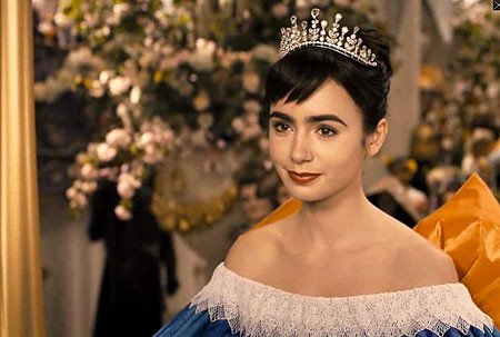 Mirror mirror когда вышла. Черное зеркало афиша. Джулия робертс месть гномов. Золушка месть гномов. Milli mirror mirror певица.