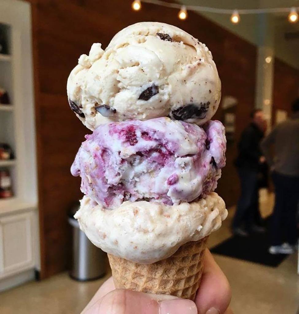 📸 @itsscoopdogg📸
・・・
When <a href="/jenisicecreams/">Jeni's Splendid Ice Creams</a> is across the street from <a href="/soulcycle/">SoulCycle</a> so you're c… ift.tt/2lJDQ9a