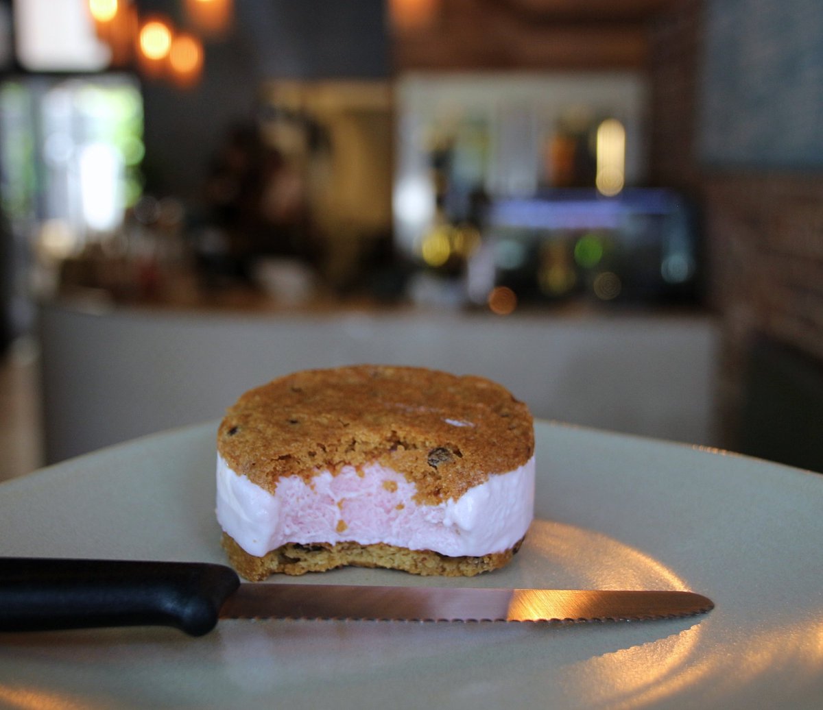 Cut or Crunch? Which way do you swing?
<a href="/patandstick/">Pat and Stick's</a> #patandstick #patandsticks #icecream