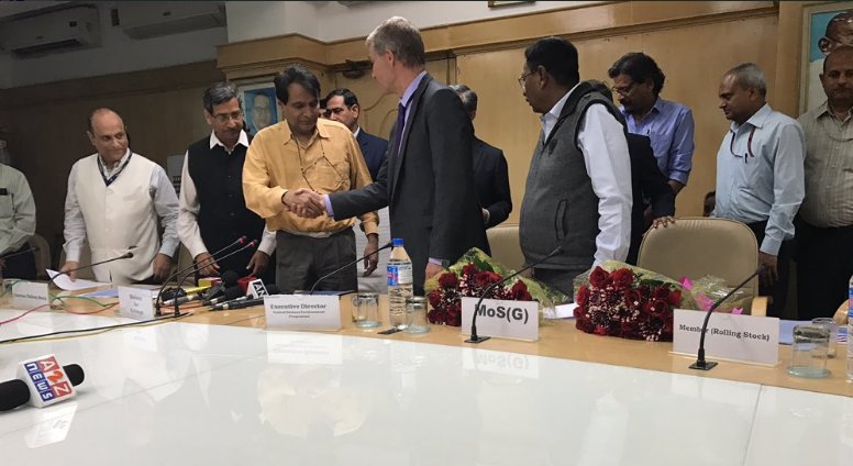 #India: Ministry of Railways sign Letter of Intent with @UNEP in the area of environmental conservation bit.ly/2nlaaev