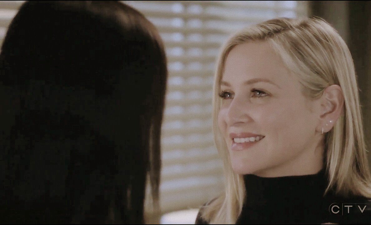 Ari_Anatomy's tweet photo. Ela tá tão feliiz 😍 MULHERÃO DA PORRA  #Elizona #Ariliza #GreysAnatomy https://t.co/jJkyZrvx6F