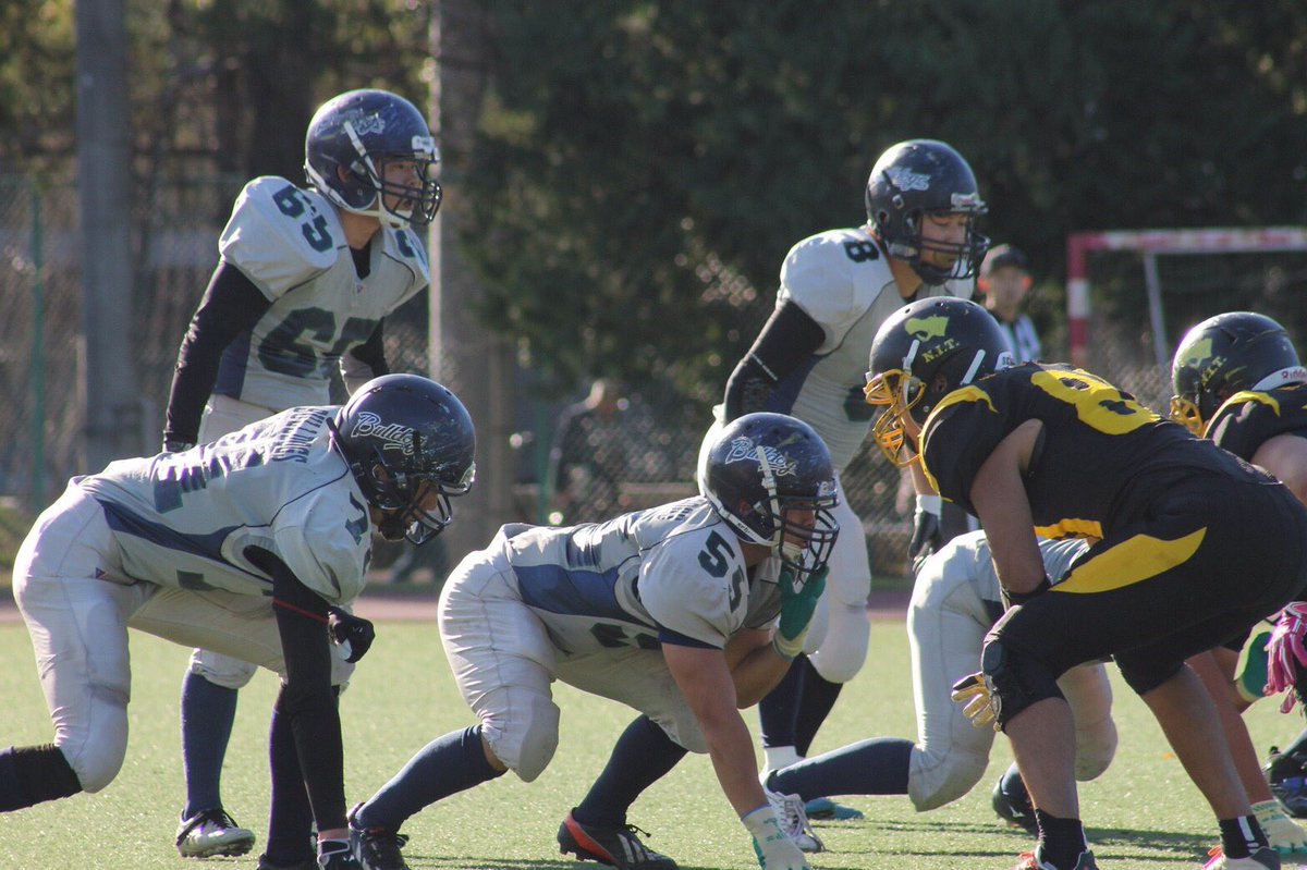 立正大学アメリカンフットボール部bulldogs Auf Twitter 闘う男達 誰もが最初からこんなええ感じになるわけではありません それぞれ野球 バスケ テニス サッカー ラグビー 帰宅部などから今ではアメフト部として闘う選手達になったのです 半年後には君たち