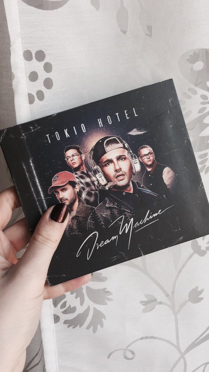 TraumerBK's tweet photo. Look who is already here🙈 #2ndcopy #thatwasfast @tokiohotel https://t.co/iUOgfNFphs