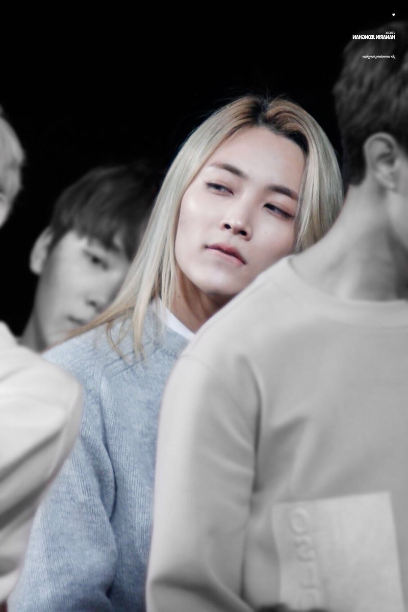 mariko_chan's tweet image. When you move too much and the snapchat filter disappears
{SEVENTEEN: Jeonghan version}
{Produce 101 season 2: Jang Moon Bok}