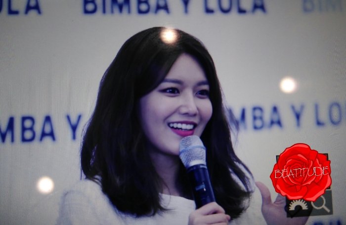 [PIC][10-03-2017]SooYoung tham dự buổi Fansign cho dòng thời trang "BIMBA Y LOLA" tại Lotte Department Store vào chiều nay C6ifTAuU0AAgpN4