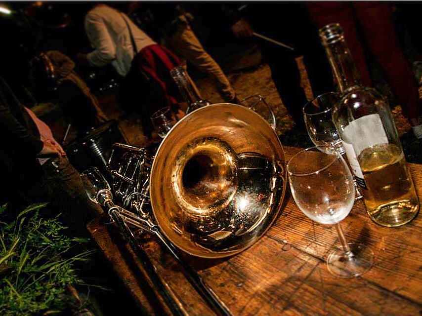 4bonesquartet's tweet photo. Harmony😌
#fourbones #trombone @fourbonesquartet #relax #harmony #music #wein #whitewine https://t.co/UjyCuRHliN