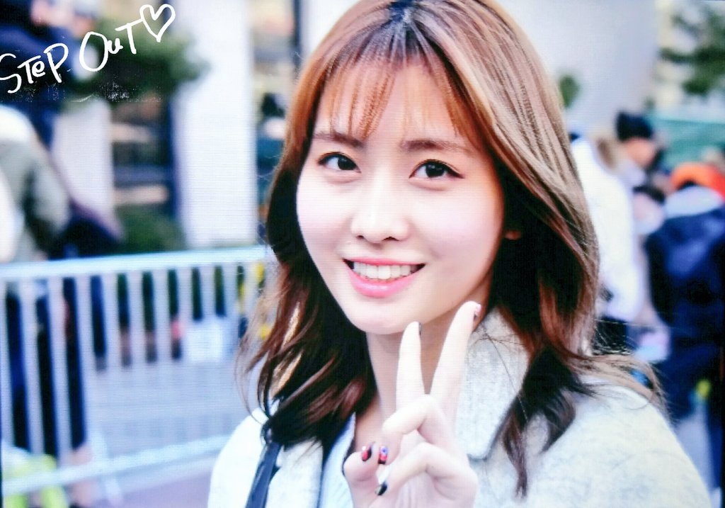 Stepout1109's tweet photo. 170310 #트와이스 #모모 #TWICE #MOMO 뮤직뱅크 중간출근 프리뷰 @stepout_dance @JYPETWICE https://t.co/Dou0k6gYcY